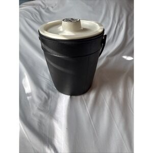 Vintage Rubbermaid Ice Bucket With Lid And Handle Black Textured Snowflake #2260